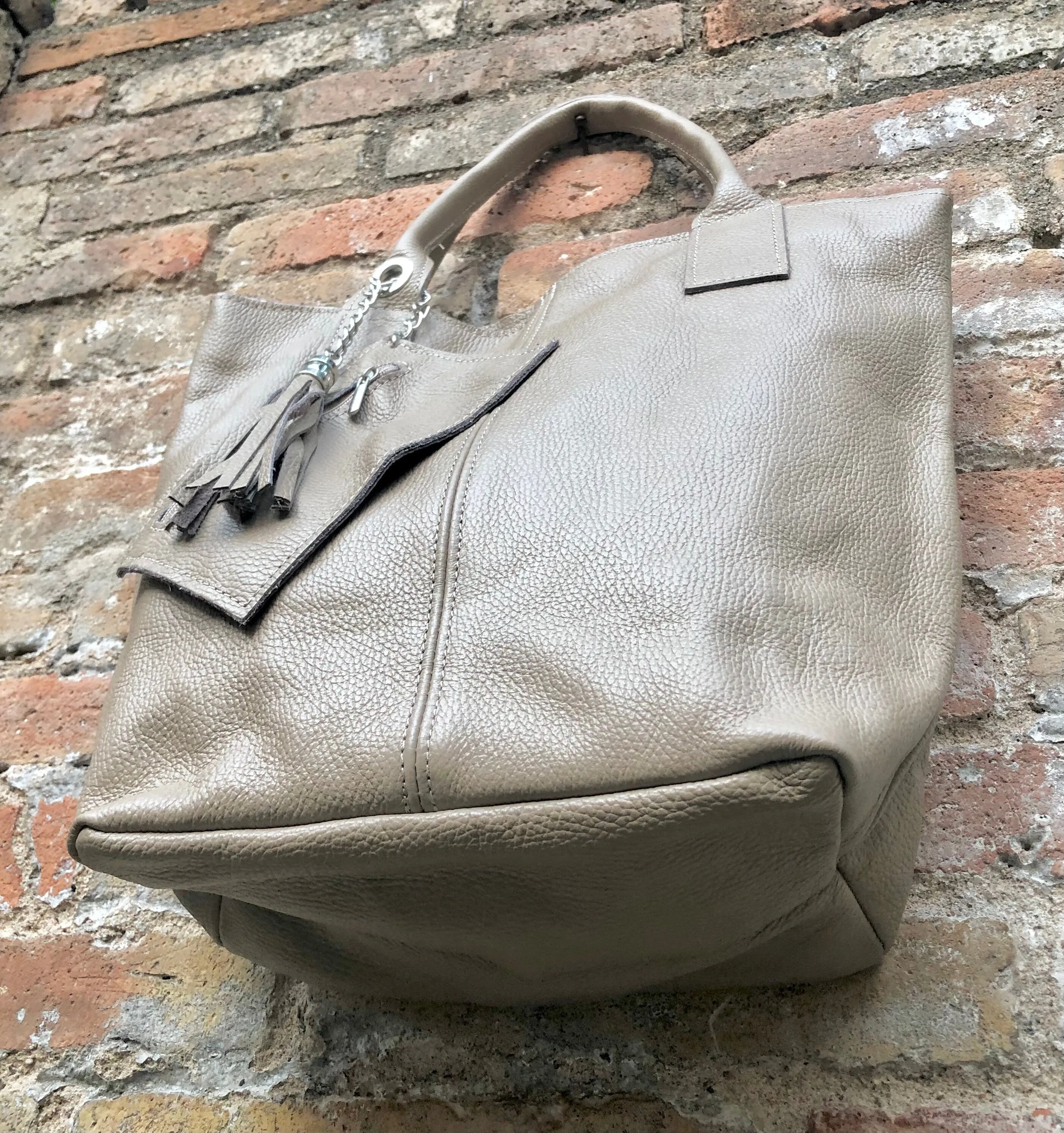 BEIGE tote leather shopper in GENUINE leather. Large carry all tote bag for your laptop, books. Leather shopper w/  lining   zipper