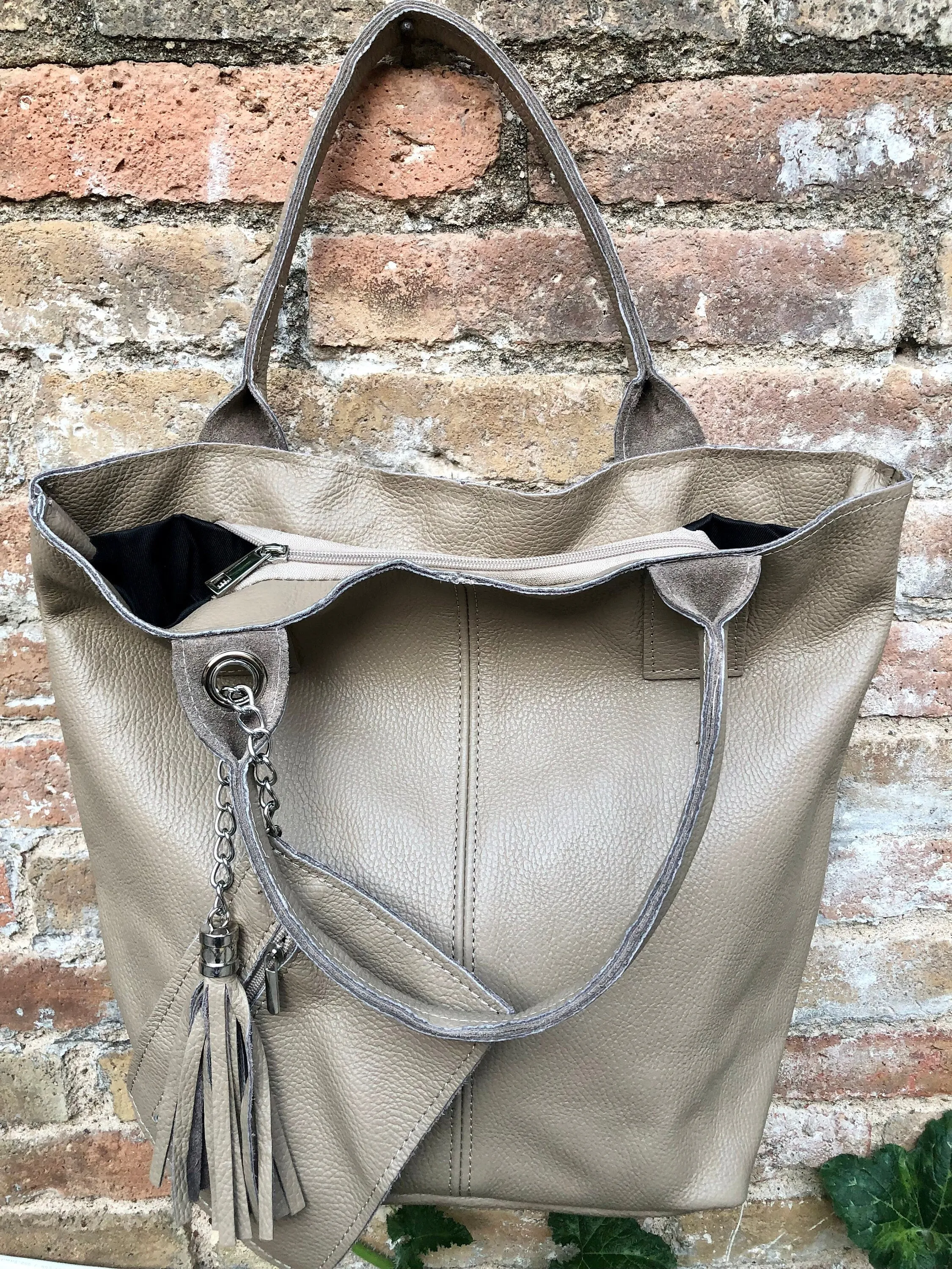 BEIGE tote leather shopper in GENUINE leather. Large carry all tote bag for your laptop, books. Leather shopper w/  lining   zipper