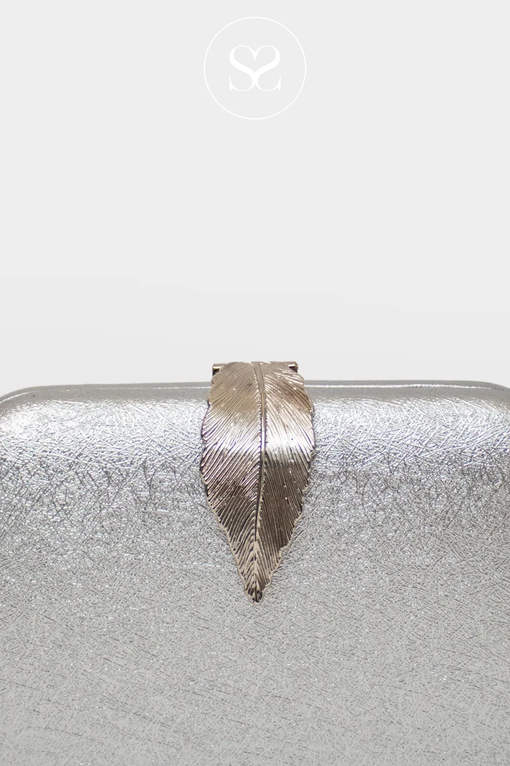 SHENEIL BME600 SILVER LEAF DESIGN CLUTCH BAG
